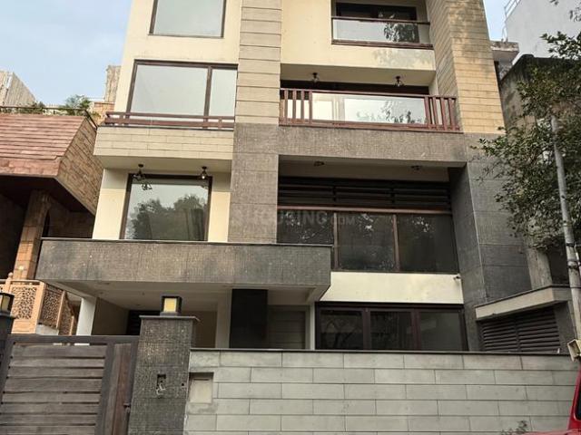 House for sale in Deri