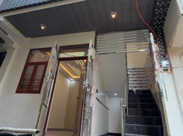 House for sale in Mohan Garden, Delhi
