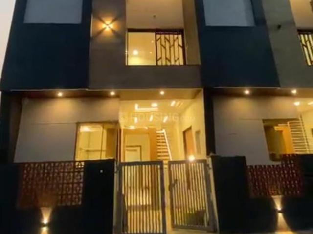 House for sale in Madya