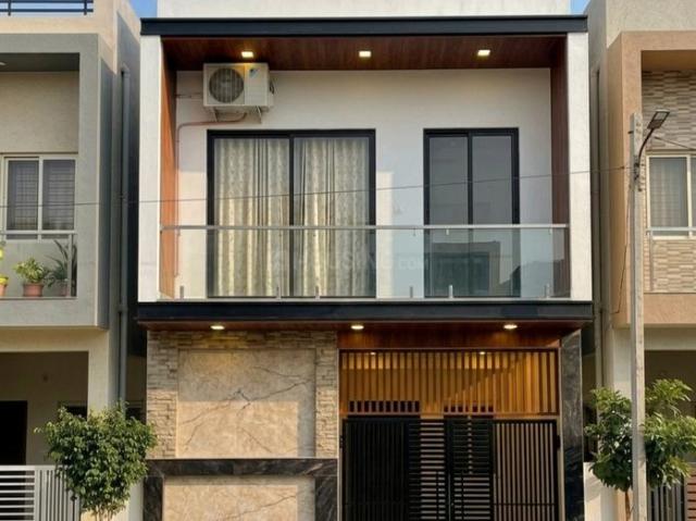 House for sale in Hariana