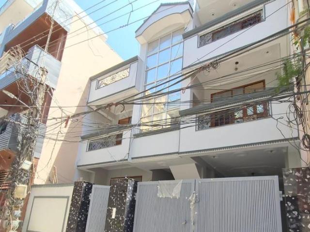 House for sale in Hariana