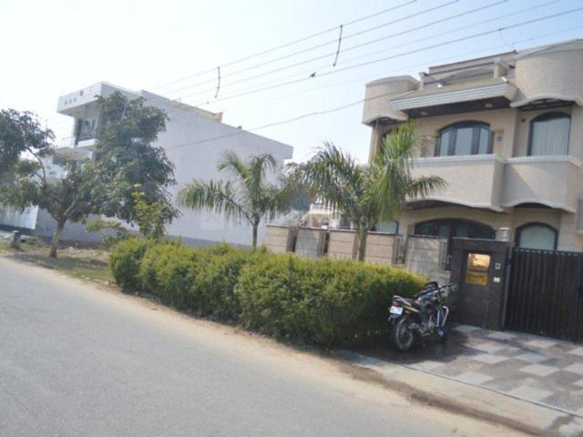 House for rent in Hariana