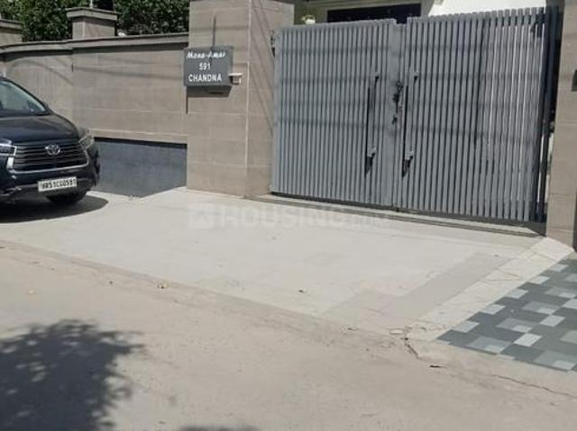 House for sale in Hariana