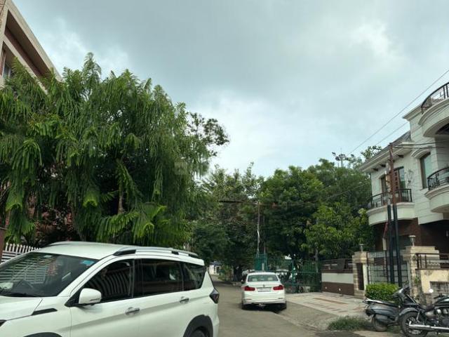 House for sale in Hariana