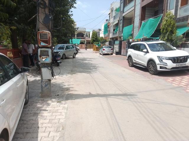 House for sale in Hariana