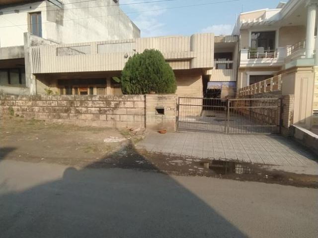 House for sale in Hariana