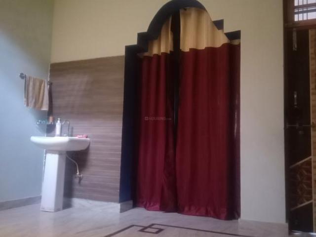 House for rent in Mohanlalganj, Arunachal Pradesh