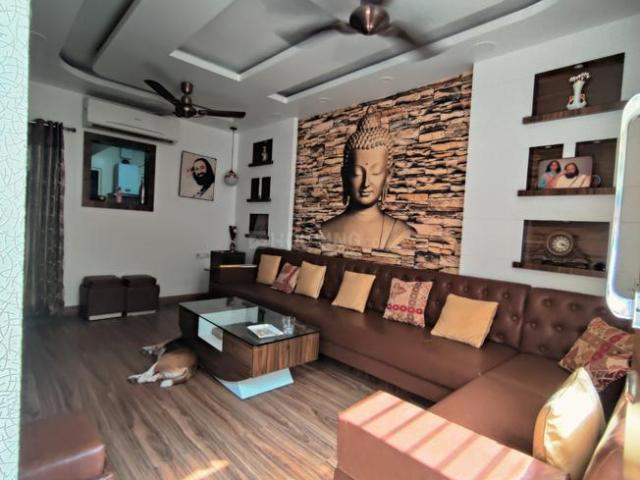 House for sale in Madya