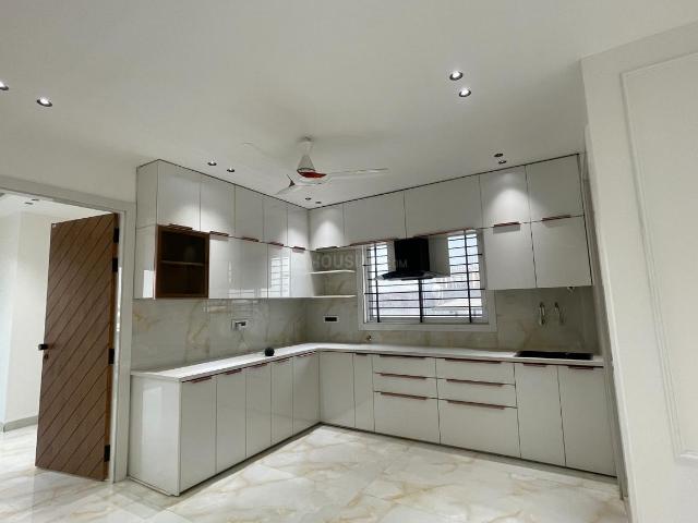 Flat for rent in Madya