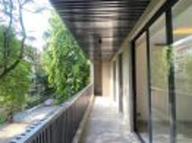 Property for rent in Deri