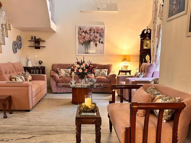 Villa for sale in Madya