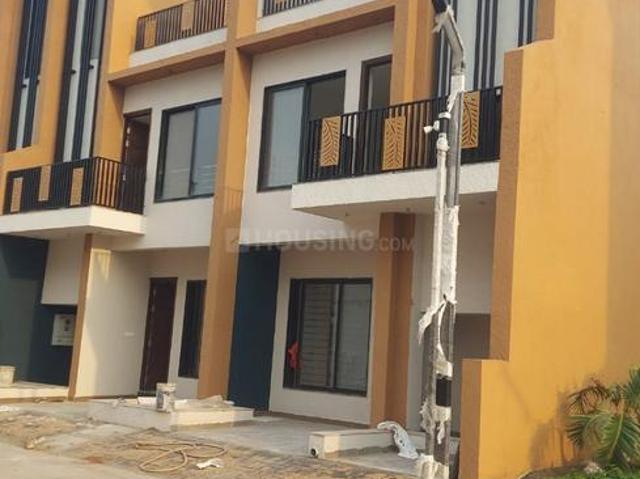 Villa for sale in Madya