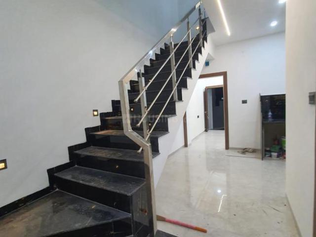 Villa for sale in Madya