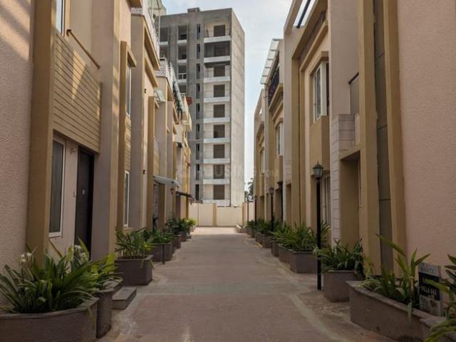 Villa for sale in Bangalore East, Karnataka