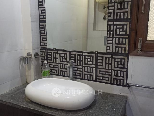 Property for rent in East Delhi, Deri