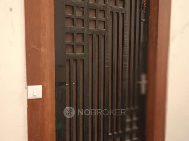 Property for rent in Deri