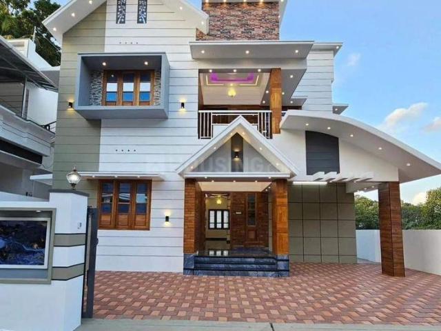 Villa for sale in Kannadi, Kerala