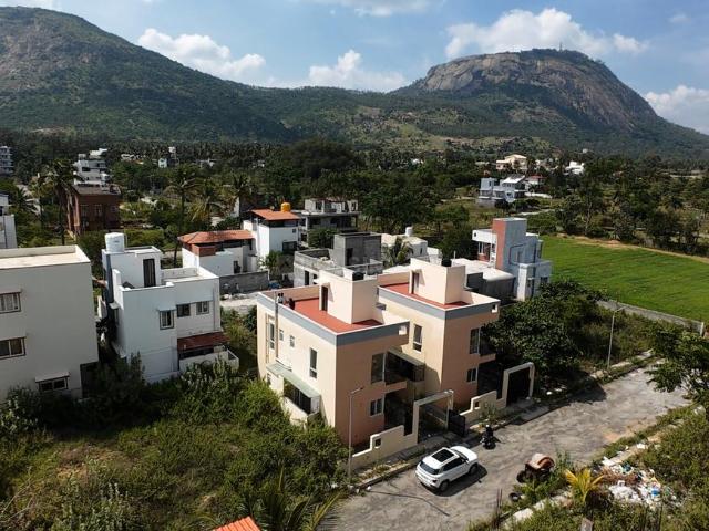 Villa for sale in Sultanapete, Chikkaballapura