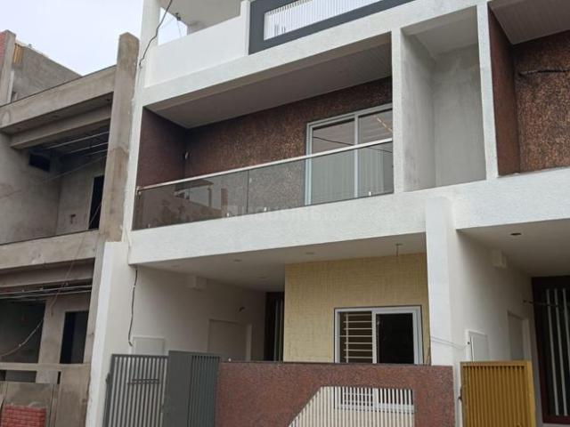 Villa for sale in Madya