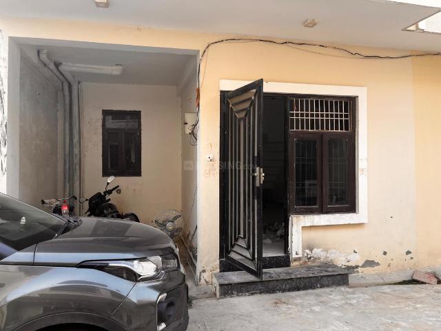 Villa for rent in Noida