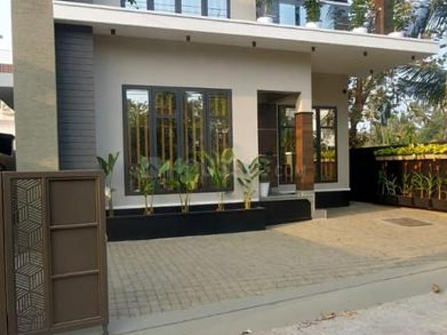 Villa for sale in Thrippunithura, Kerala
