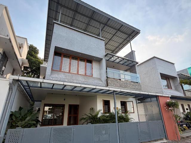 Villa for sale in Thrippunithura, Kerala