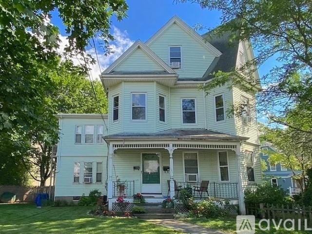 Apartment for rent in Auburndale, Massachusetts