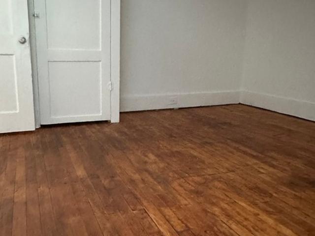 Apartment for rent in Highwood, Illinois