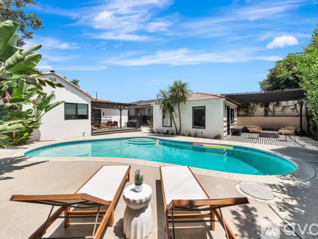 Apartment for rent in Canoga Park, California