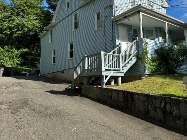 Apartment for rent in Oakville, Connecticut