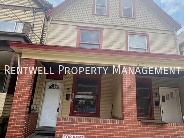 Apartment for rent in Pitcairn, Pennsylvania