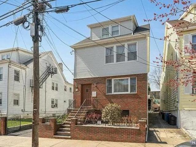 Condo for rent in Kearny