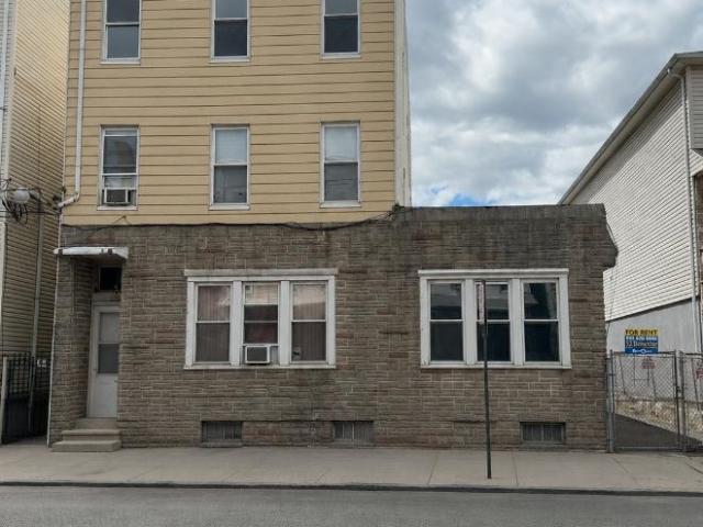 Condo for rent in Pioneer Homes, Elizabeth
