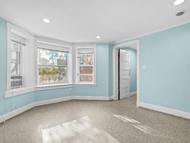 Condo for rent in Chicago Park, Illinois