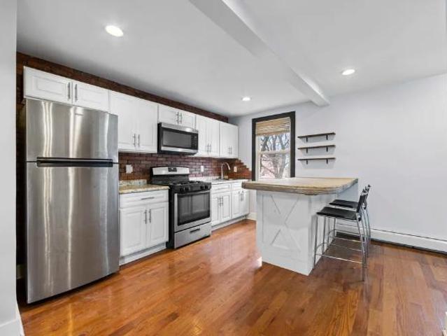 Condo for rent in Hudson, New Jersey