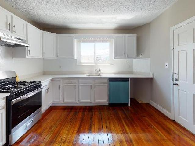 House for rent in Somerville