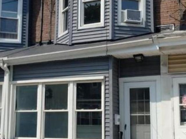 Townhouse for rent in Gloucester City, New Jersey