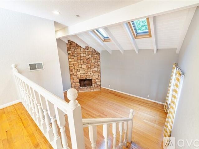 Apartment for rent in Redondo Beach, California
