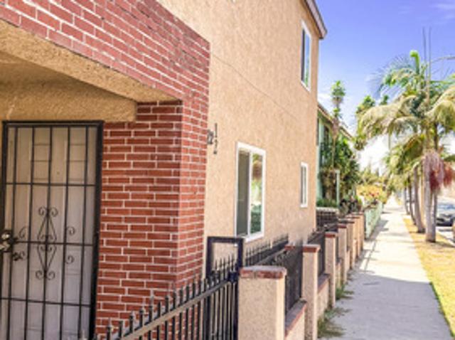 Apartment for rent in Canoga Park, California