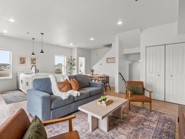 Apartment for rent in Hudson, Black Hawk County