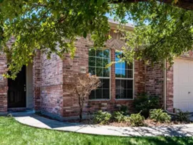 Apartment for rent in Aubrey