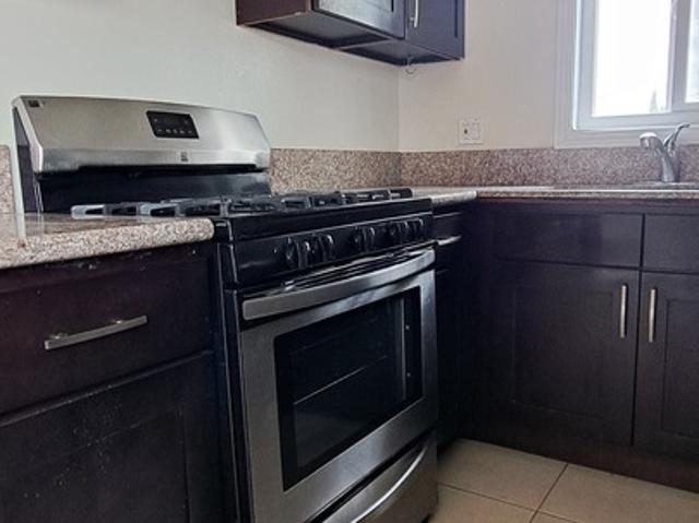Apartment for rent in Canoga Park, California