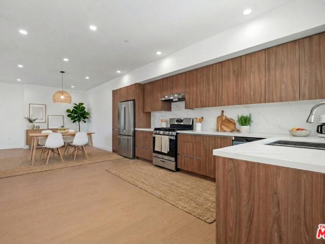 Apartment for rent in Canoga Park, California