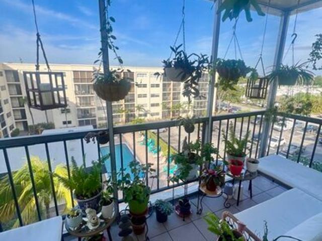 Apartment for rent in Hallandale, Florida