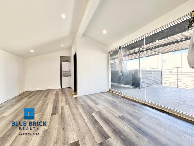 Apartment for rent in Canoga Park, California