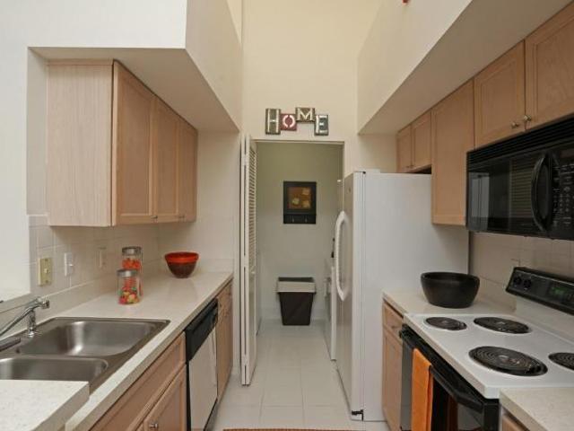 Apartment for rent in Hallandale