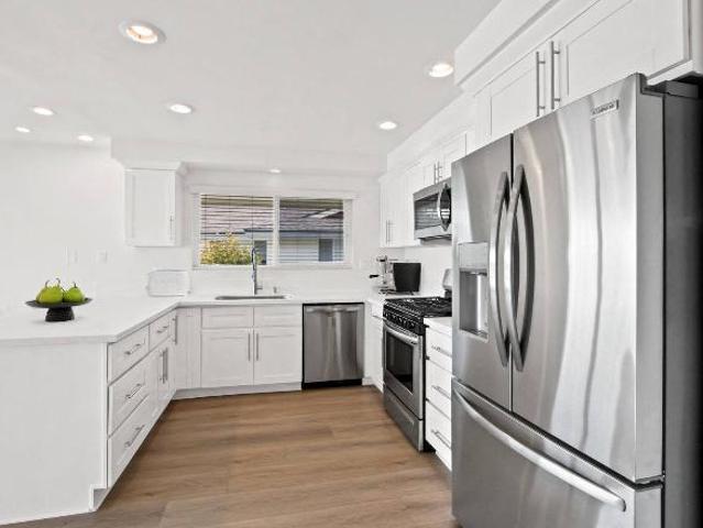 Apartment for rent in Newport Beach