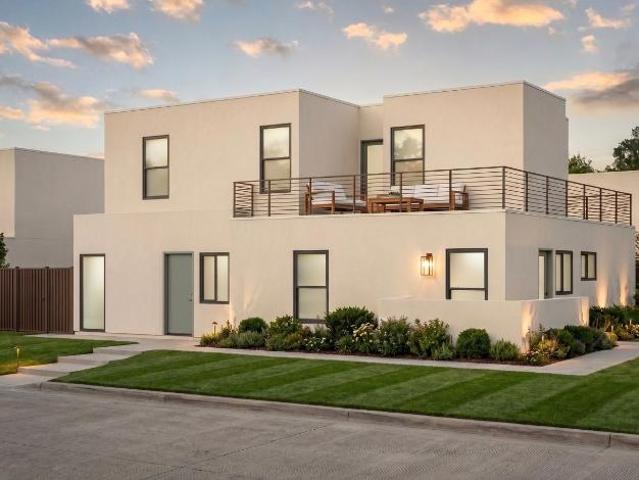 Condo for rent in Canoga Park, California