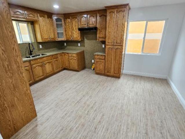 Condo for rent in Compton