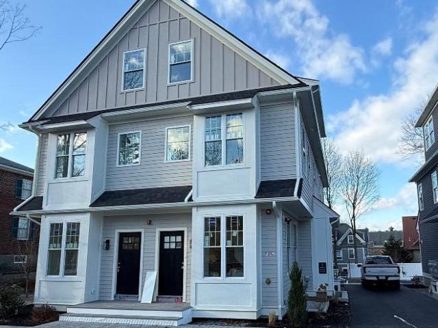 Condo for rent in Newton Highlands, Newton